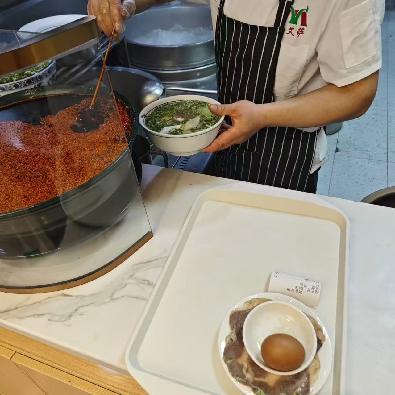 立夏，假期后的早晨，从一碗牛肉面开始。